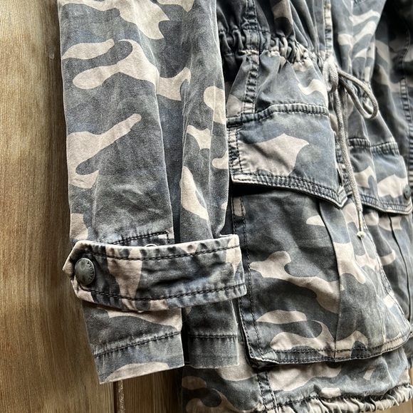 Aritzia Camo Coat Trooper Utility Hooded Drawcord Hoodie - Picture 6 of 8